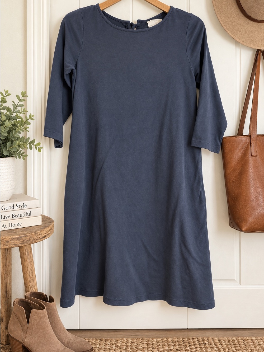 Caslon Navy Round-Neck Midi Dress with Three-Quarter Sleeves and tie back